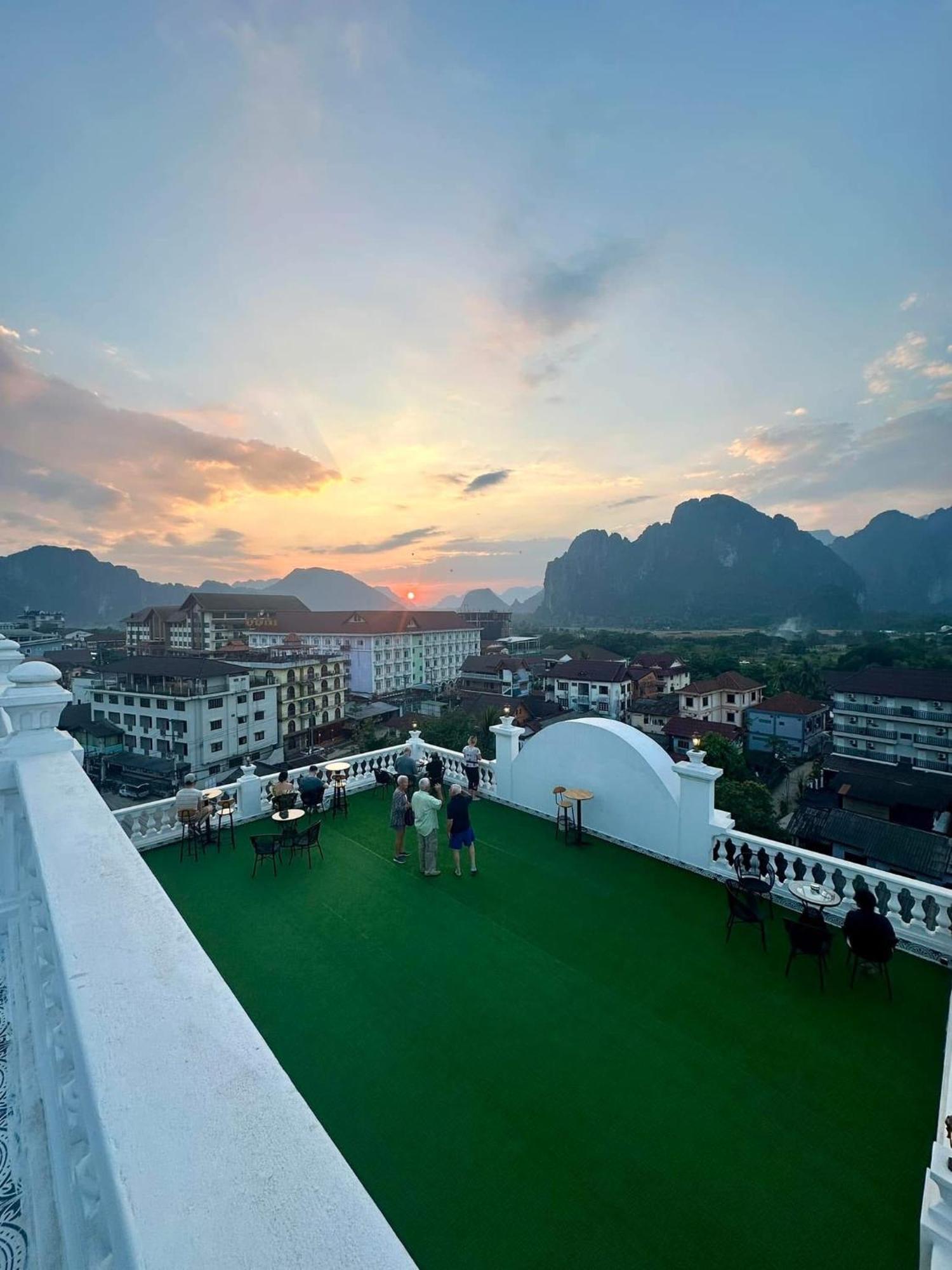 Sky Hotel Vang Vieng Ngoại thất bức ảnh