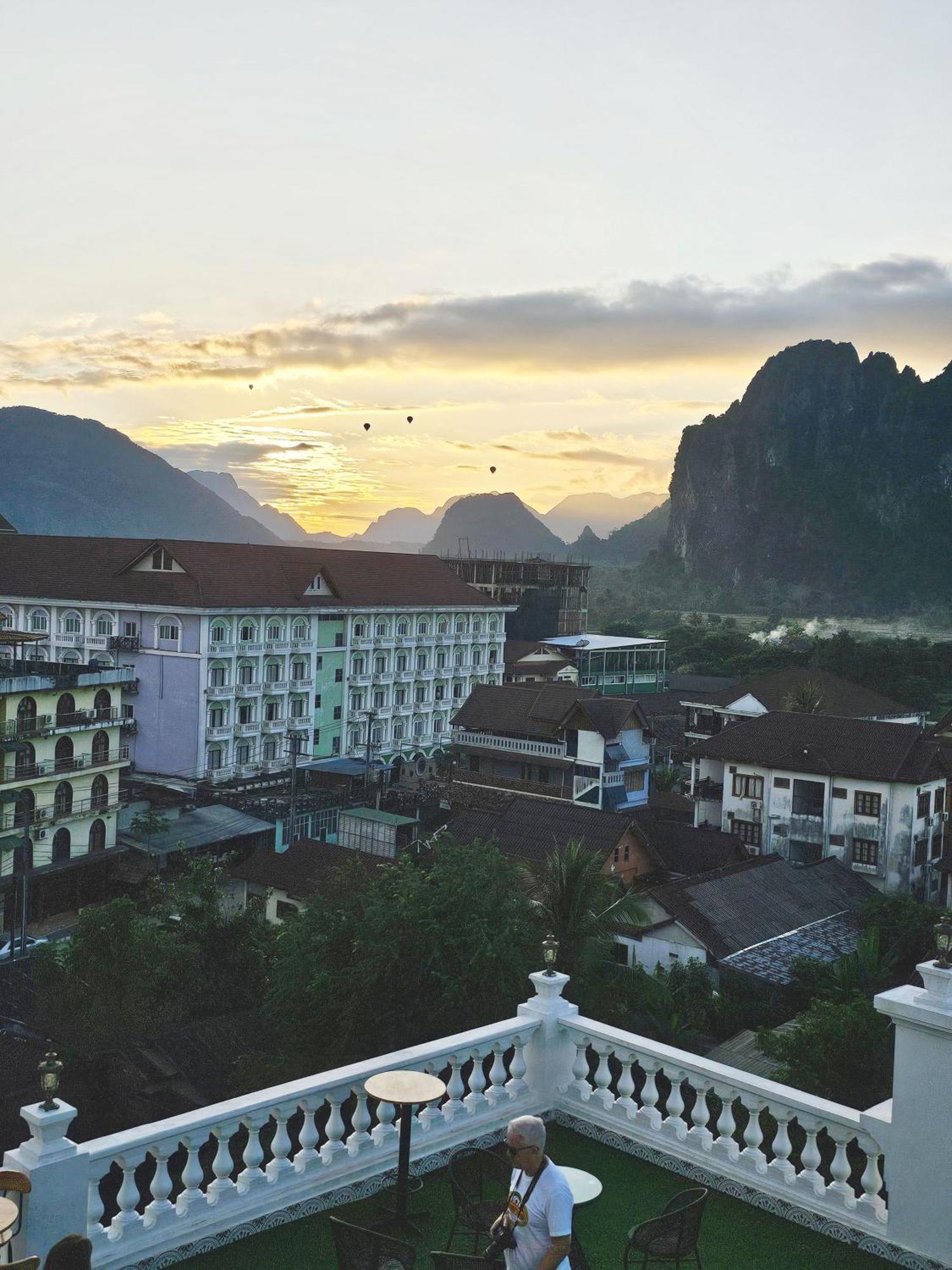 Sky Hotel Vang Vieng Ngoại thất bức ảnh